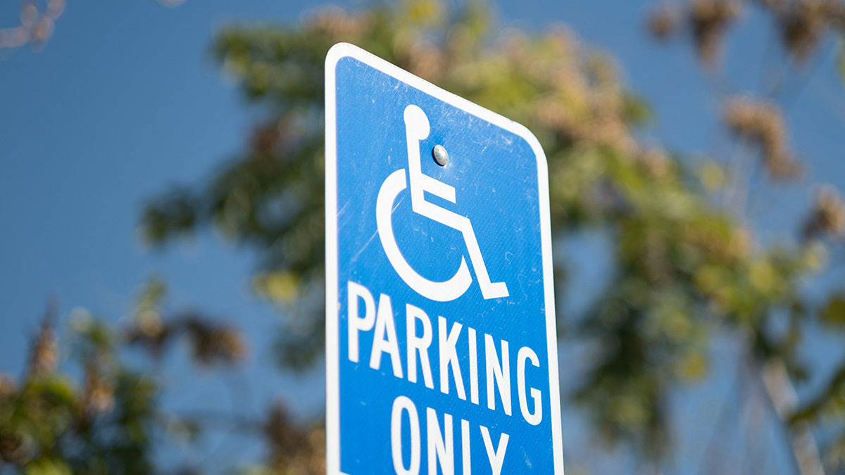 “Is This Real Water?”: 45 Of The Dumbest Things People Have Ever Been Asked