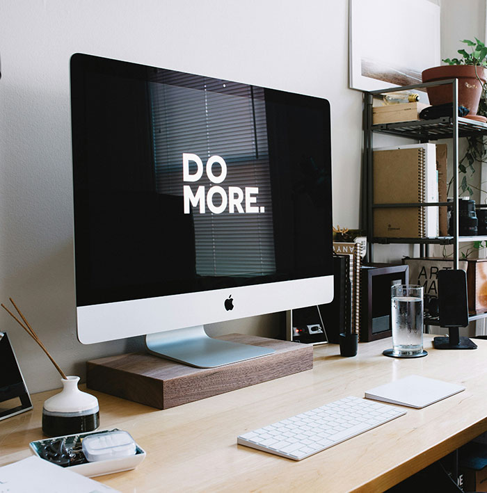 After Boss Sends “Breathtakingly Inhuman” Text, Expert Shares Warning Signs Of Bad Leaders After Boss Sends “Breathtakingly Inhuman” Text, Expert Shares Warning Signs Of Bad Leaders