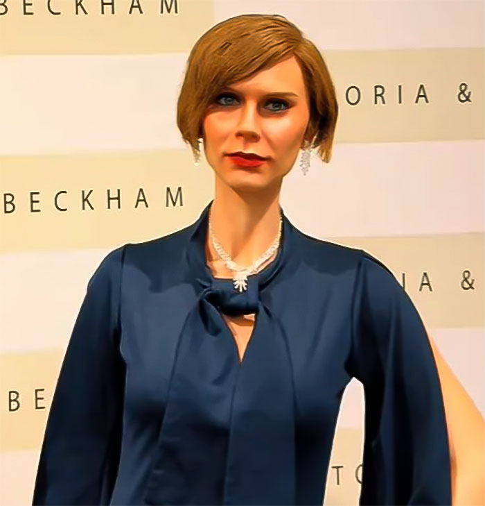 Famous Wax Figures In Vietnam Museum Have Internet Laughing For All The Wrong Reasons Famous Wax Figures In Vietnam Museum Have Internet Laughing For All The Wrong Reasons