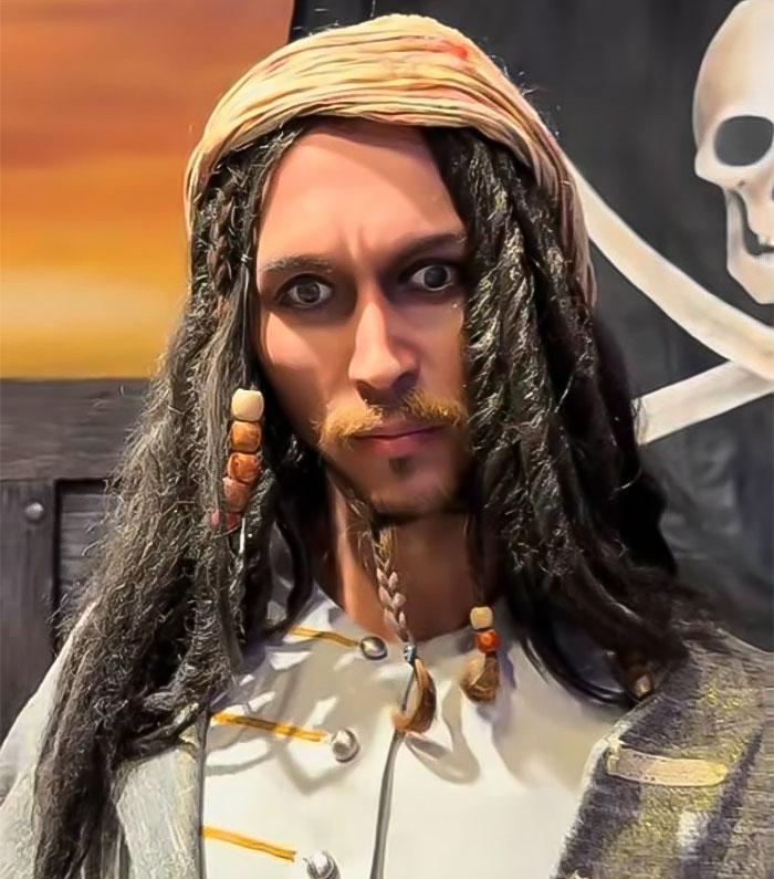 Famous Wax Figures In Vietnam Museum Have Internet Laughing For All The Wrong Reasons Famous Wax Figures In Vietnam Museum Have Internet Laughing For All The Wrong Reasons