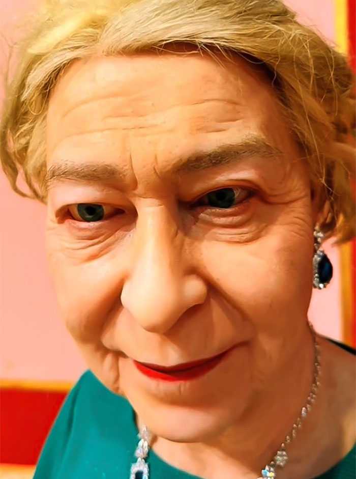 Famous Wax Figures In Vietnam Museum Have Internet Laughing For All The Wrong Reasons Famous Wax Figures In Vietnam Museum Have Internet Laughing For All The Wrong Reasons