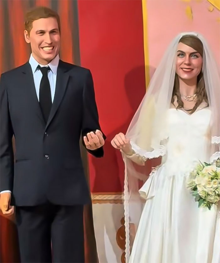 Famous Wax Figures In Vietnam Museum Have Internet Laughing For All The Wrong Reasons Famous Wax Figures In Vietnam Museum Have Internet Laughing For All The Wrong Reasons