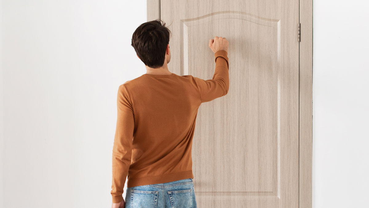 Woman Considers Kicking 19YO Daughter Out After She Ruins Her Stepdad’s Life & Ends Marriage