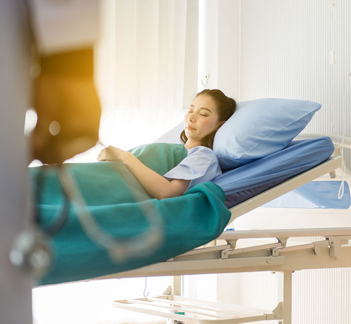 People Wondered If Women In Comas Still Get Their Periods, And An Expert Answered People Wondered If Women In Comas Still Get Their Periods, And An Expert Answered