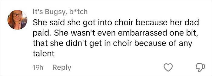 Text comment discussing Blake Lively's high school choir experience. Text comment discussing Blake Lively's high school choir experience.
