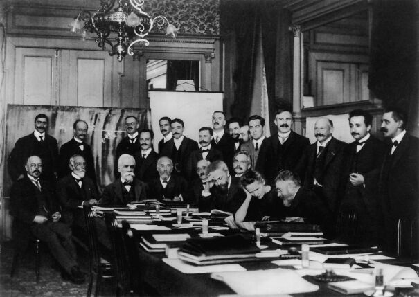1911_Solvay_conference-679bf959334fe.jpg