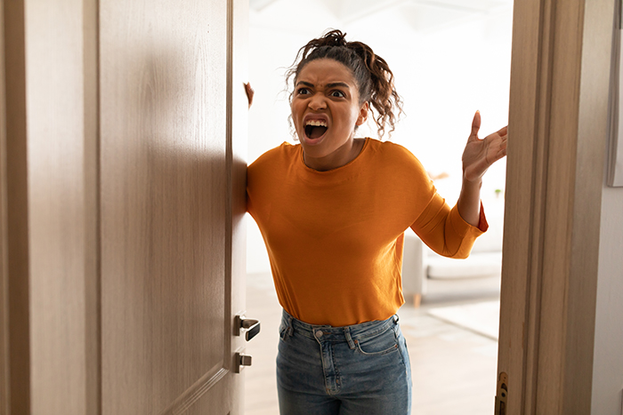 Woman Is Mad After Roommate Takes Everything He Bought Upon Being Kicked Out, Gets A Reality Check Woman Is Mad After Roommate Takes Everything He Bought Upon Being Kicked Out, Gets A Reality Check