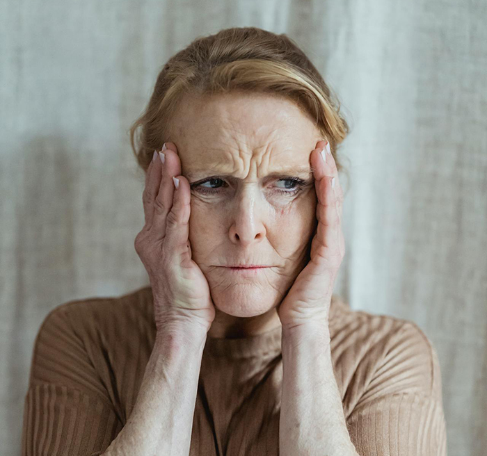 “Black Sheep” Of The Family Has The Best Life Because Of His GF, Siblings And Parents Resent Him “Black Sheep” Of The Family Has The Best Life Because Of His GF, Siblings And Parents Resent Him