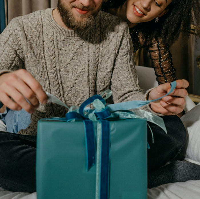 Woman Surprises Husband With Gift That’s “Unfathomable For A Former Poor Kid”, Is Left Devastated Woman Surprises Husband With Gift That’s “Unfathomable For A Former Poor Kid”, Is Left Devastated