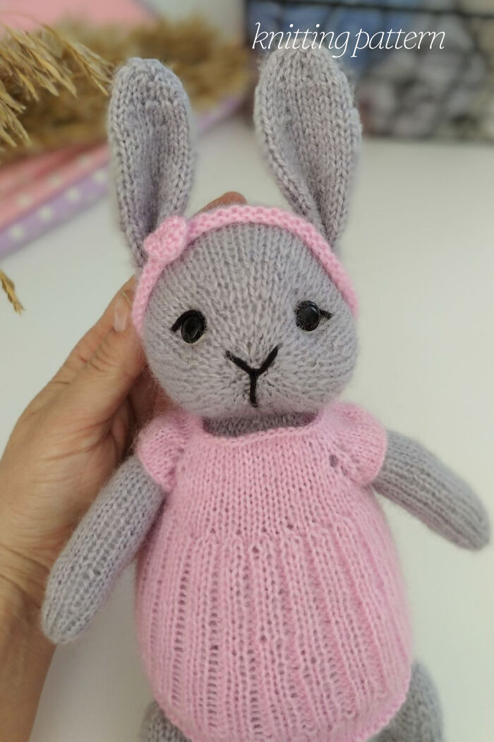 A Perfect Little Project For Easter: My Knitting Pattern Bunnies (6 Pics) A Perfect Little Project For Easter: My Knitting Pattern Bunnies (6 Pics)