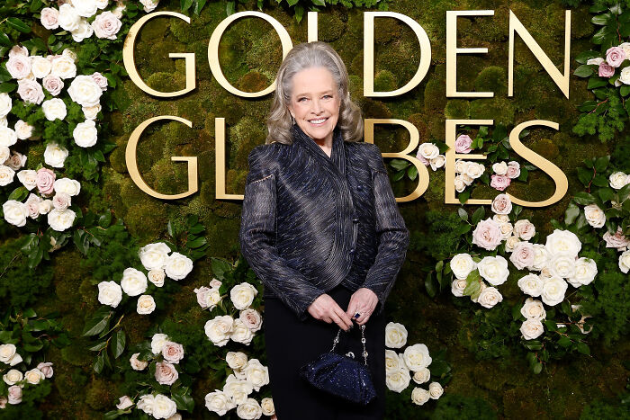 Kathy Bates Turns Heads On 2025 Golden Globes Red Carpet After Dramatic 100lb Transformation Kathy Bates Turns Heads On 2025 Golden Globes Red Carpet After Dramatic 100lb Transformation