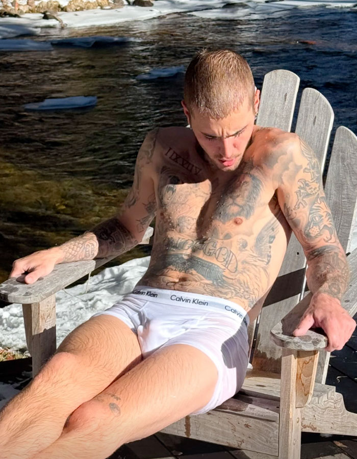 Justin Bieber's Bulge Sparks Hilarious Reactions After He Strips Down To Underwear On Vacation Justin Bieber's Bulge Sparks Hilarious Reactions After He Strips Down To Underwear On Vacation