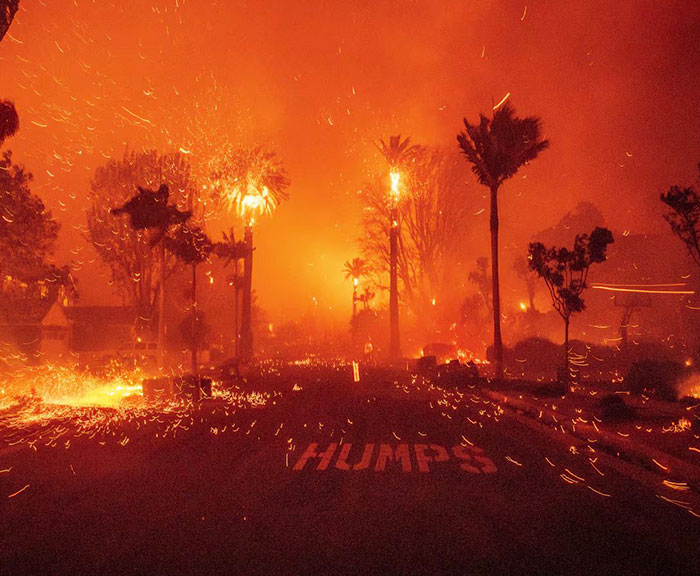 “Everything Isn’t About Her!”: Prince Harry, Meghan Markle Plead For Help Amid Los Angeles Fires “Everything Isn’t About Her!”: Prince Harry, Meghan Markle Plead For Help Amid Los Angeles Fires