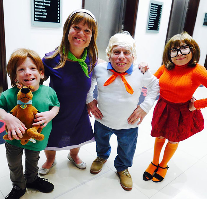 People Sympathize With ‘Harry Potter’ Actor Warwick Davis As He Sues Hospital After Wife’s Passing People Sympathize With ‘Harry Potter’ Actor Warwick Davis As He Sues Hospital After Wife’s Passing