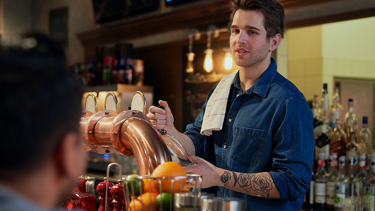 Person Attacked By Bartender For Refusing To Tip On Top Of Auto Tip: “I Called The Police”