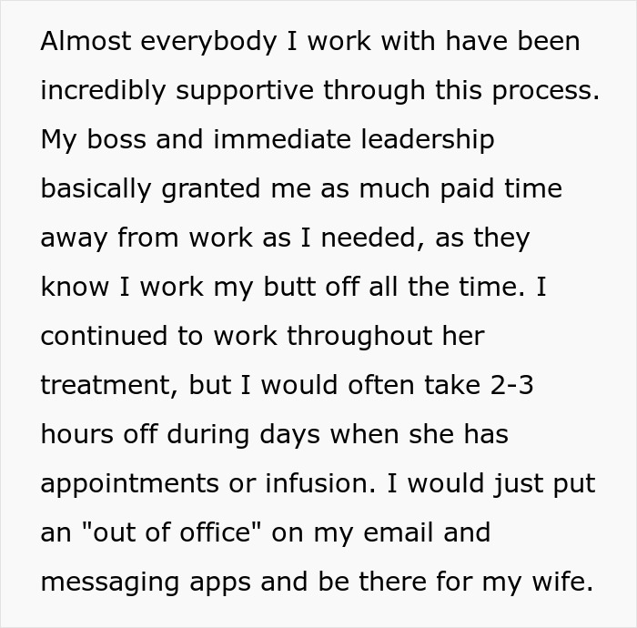 Text about a coworker supported by a boss, highlighting flexible work hours for personal reasons. Text about a coworker supported by a boss, highlighting flexible work hours for personal reasons.