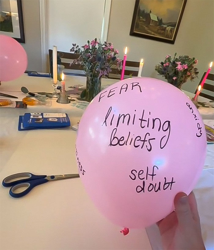 “It’s So Hard To Make Friends”: Woman Breaks Down After Throwing Lavish Party That No One Went To “It’s So Hard To Make Friends”: Woman Breaks Down After Throwing Lavish Party That No One Went To