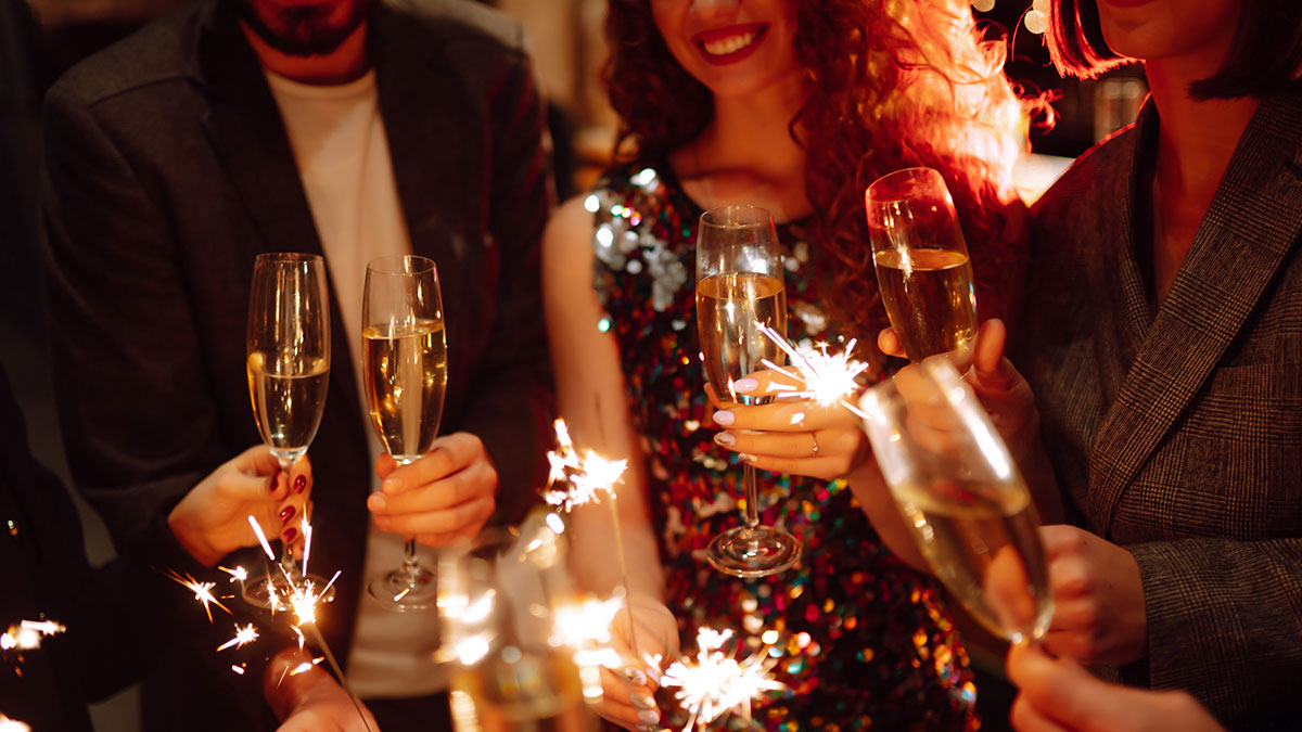 Guy Ruins New Year For Sister, Is Shocked She Refuses To Babysit His Kids Ever Again