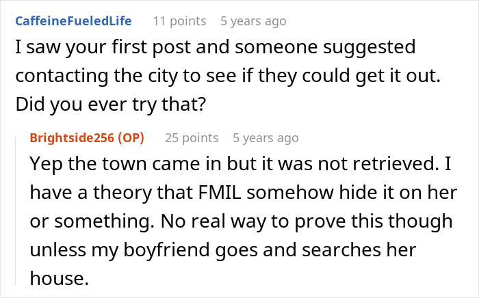 Online discussion about a mother and family heirloom ring, with users exchanging comments about a missing item. Online discussion about a mother and family heirloom ring, with users exchanging comments about a missing item.