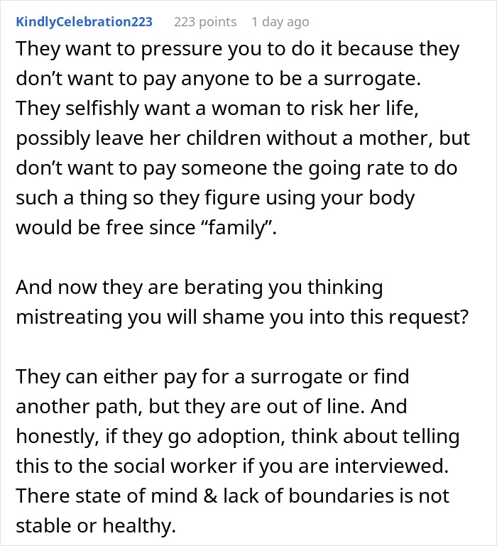 Text screenshot discussing pressure on a woman to become a surrogate after planning hysterectomy post-third child. Text screenshot discussing pressure on a woman to become a surrogate after planning hysterectomy post-third child.