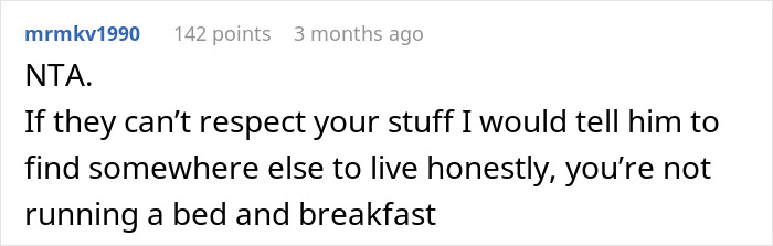 Reddit comment discussing a woman eating roommate's food and being unwelcome, emphasizes respecting others' stuff. Reddit comment discussing a woman eating roommate's food and being unwelcome, emphasizes respecting others' stuff.