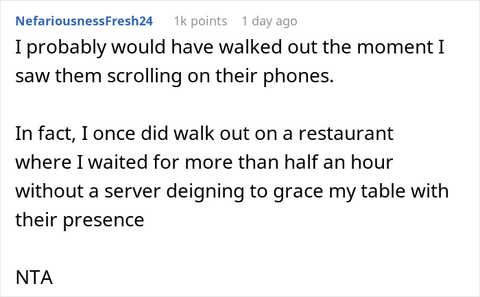 Text comment about poor restaurant service experience, mentioning staff neglect and lack of tipping. Text comment about poor restaurant service experience, mentioning staff neglect and lack of tipping.