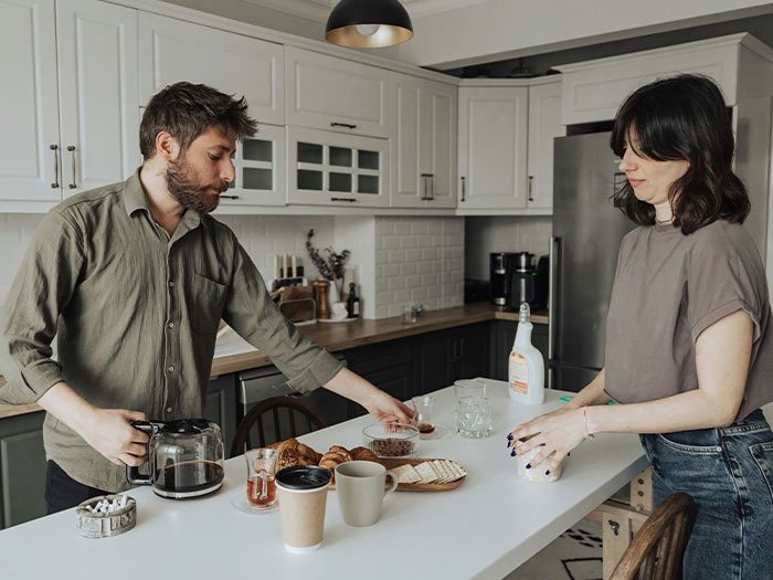 Dad’s Effort To Empower Stepdaughter Backfires, Wife Leaves Mid-Argument Over Gender Roles Dad’s Effort To Empower Stepdaughter Backfires, Wife Leaves Mid-Argument Over Gender Roles