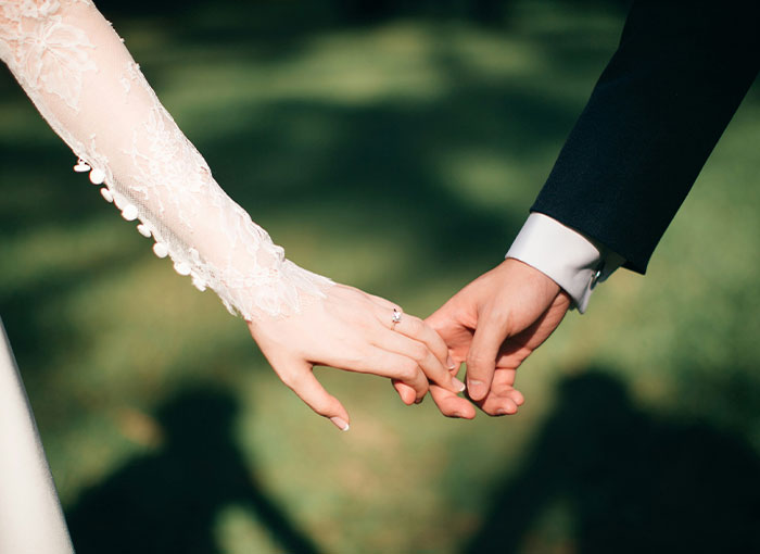 Bride And Groom Decide To Have Two Weddings: "Please Tell Me I’m Not Delusional" Bride And Groom Decide To Have Two Weddings: "Please Tell Me I’m Not Delusional"