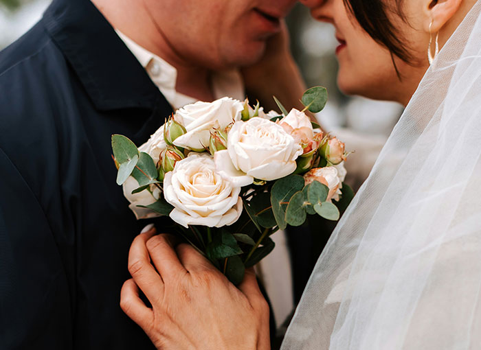 Bride And Groom Decide To Have Two Weddings: "Please Tell Me I’m Not Delusional" Bride And Groom Decide To Have Two Weddings: "Please Tell Me I’m Not Delusional"