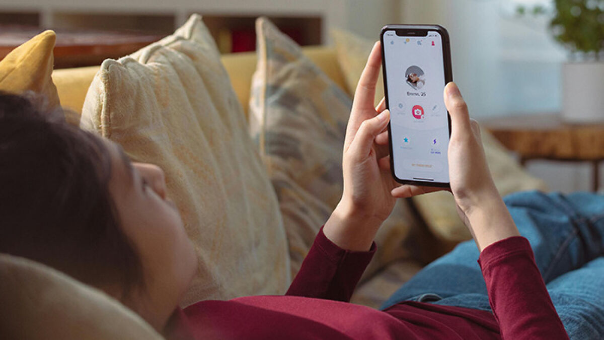 “That’s Why I Quit Dating”: Woman Takes Over Man’s Dating Profile, Discovers Depressing Truth