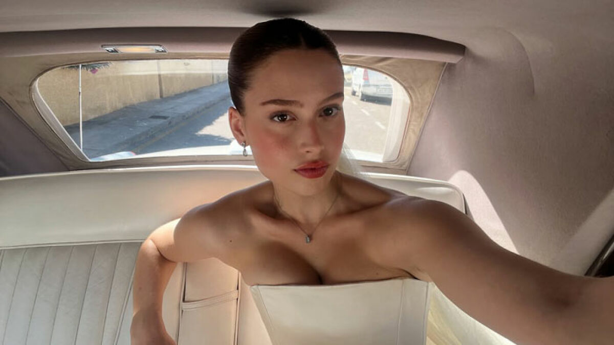 Would You Wear This? Internet Split Over This Dramatic Wedding Dress And Veil