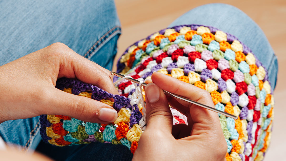 “I Was Honestly Dumbfounded”: Person Takes Back Crocheted Blanket After SIL’s Remarks