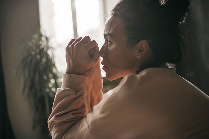 Man Abandons Wife In Crisis While MIL Hosts ‘Book Club’ In Their Home: ”I’m Losing My Mind” Man Abandons Wife In Crisis While MIL Hosts ‘Book Club’ In Their Home: ”I’m Losing My Mind”