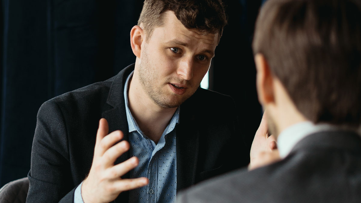 People Are Confused By This Man’s Excuse Not To Go Out For Lunch With A CEO, Costing Him A Job