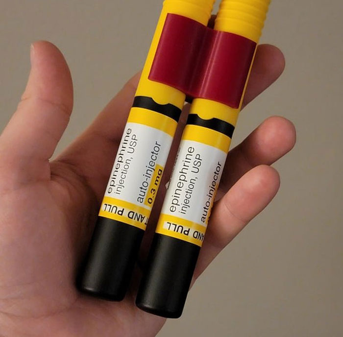 Woman Warns MIL About Son’s Severe Allergy, MIL Brushes It Off And Plans A Peanut-Heavy Outing Woman Warns MIL About Son’s Severe Allergy, MIL Brushes It Off And Plans A Peanut-Heavy Outing