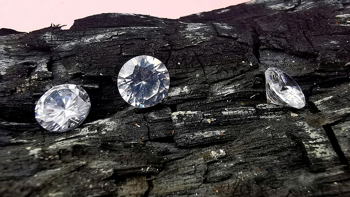 Tourist Turns A $10 Ticket Into $500K With Incredibly Lucky 7-Carat Diamond Find