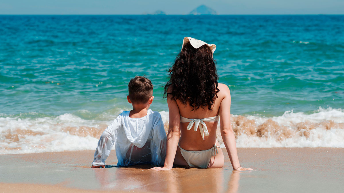 Man Gets A Harsh Reality Check Online After Venting About GF Using Him To Fund Her Trip