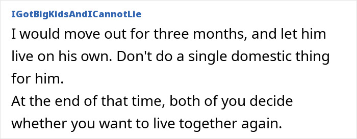 Text advice on handling domestic labor expectations in a relationship dynamics context. Text advice on handling domestic labor expectations in a relationship dynamics context.