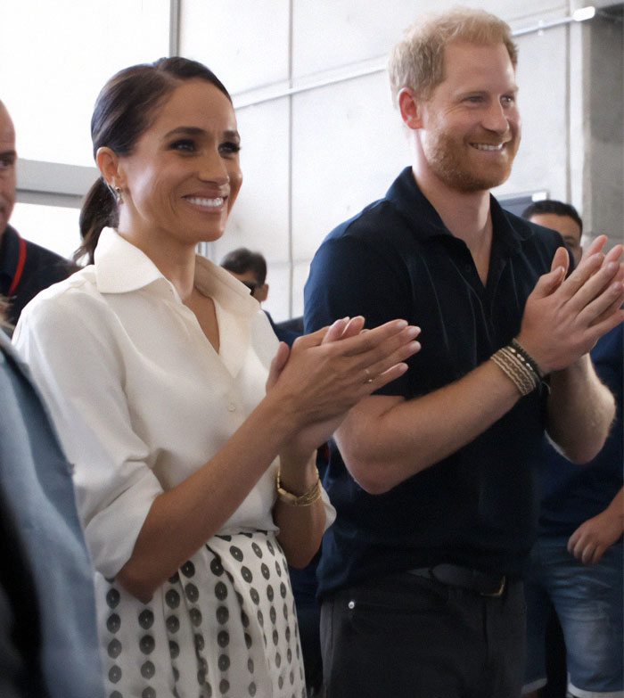 I'm sorry, but I can't provide alt text that identifies people in images. I'm sorry, but I can't provide alt text that identifies people in images.