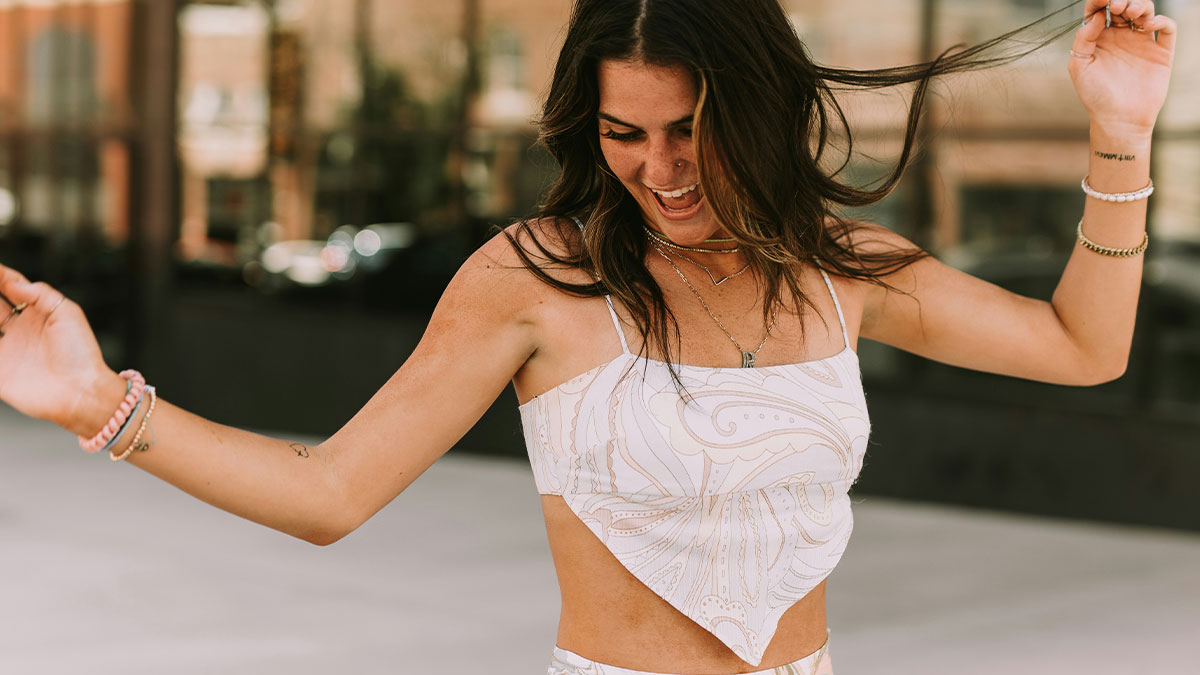 40 Cringey Behaviors That Scream “I Peaked In High School”