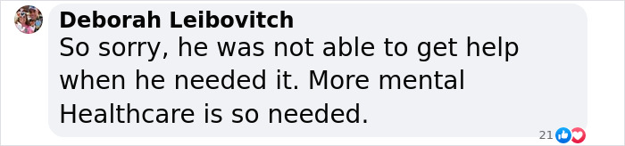 “Timing Is Everything”: Lisa Kudrow Finds Note Left By Matthew Perry Inside ‘Friends’ Cookie Jar “Timing Is Everything”: Lisa Kudrow Finds Note Left By Matthew Perry Inside ‘Friends’ Cookie Jar