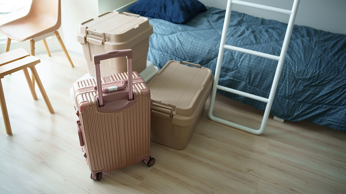 Mom And Dad Demand 16YO Son Move To Cold Basement In Order To House His Cousins, He Leaves