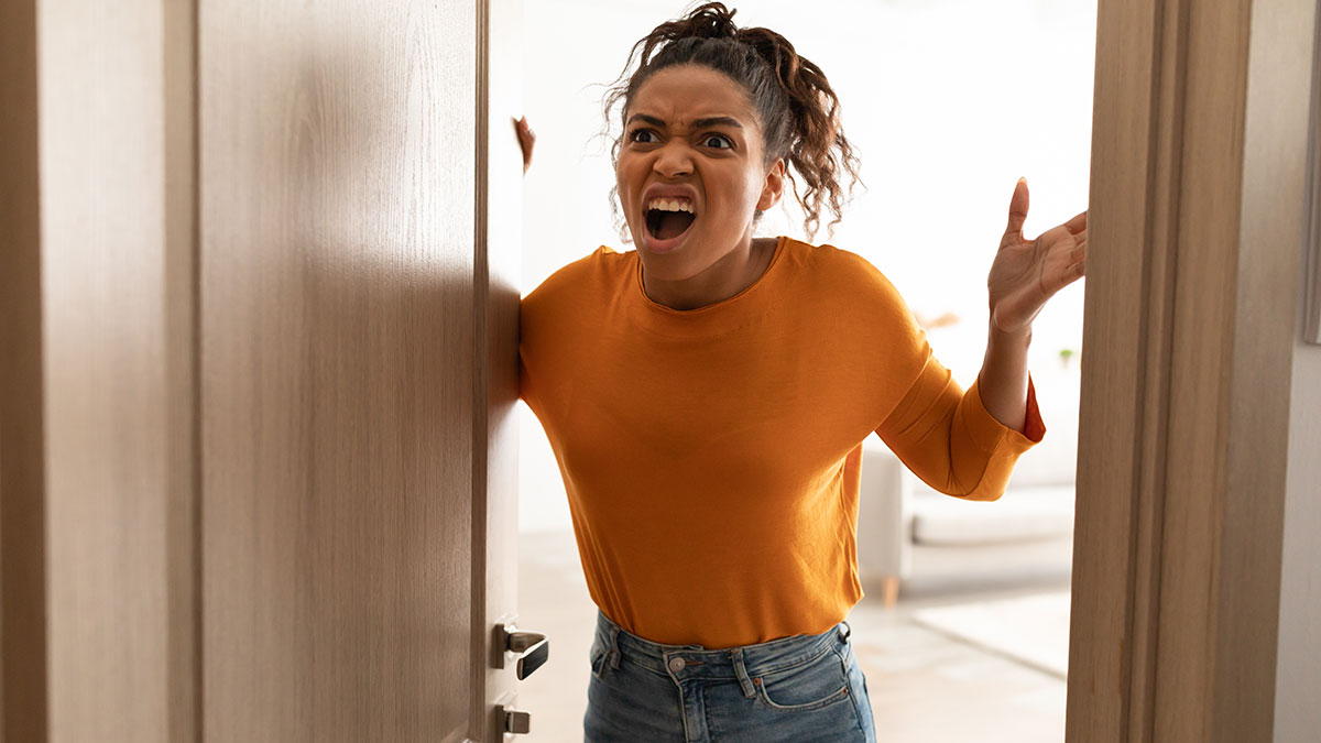 Woman Is Mad After Roommate Takes Everything He Bought Upon Being Kicked Out, Gets A Reality Check