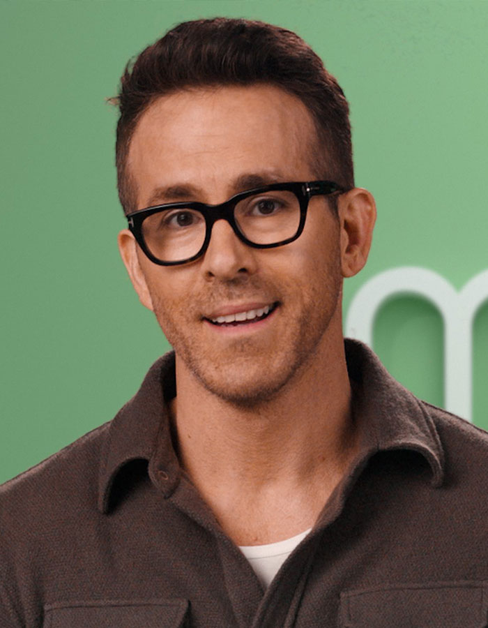 Reynolds Allegedly "Berated" Baldoni For 'Fat Shaming' Lively, Lawsuit Claims Couple 'Bullied' Him Reynolds Allegedly "Berated" Baldoni For 'Fat Shaming' Lively, Lawsuit Claims Couple 'Bullied' Him