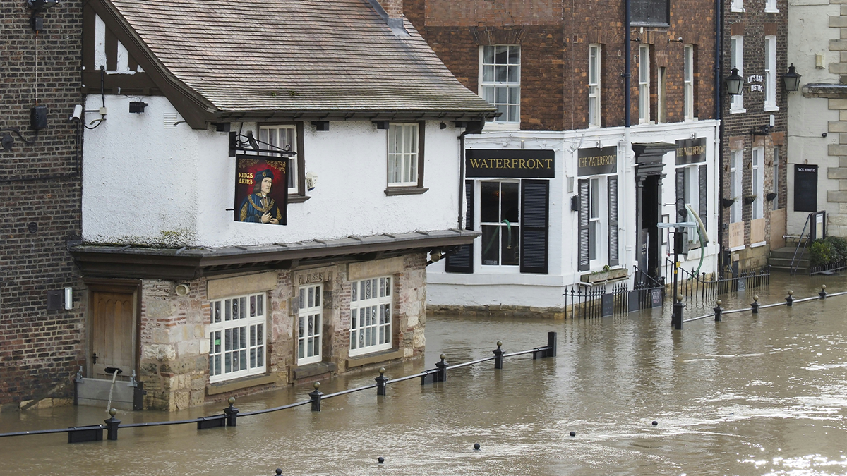 “Timestamped Pictures”: 50 Random Things People Did That Really Saved Them Later