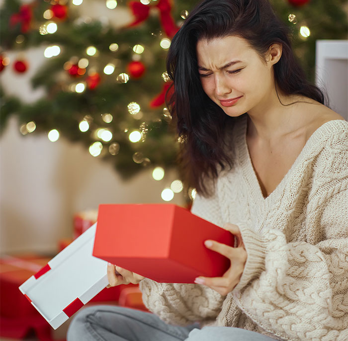 Woman Devastated After Adult Step-Kids Ruin Her Joy Of Gift-Giving, Decides To Step Away Woman Devastated After Adult Step-Kids Ruin Her Joy Of Gift-Giving, Decides To Step Away