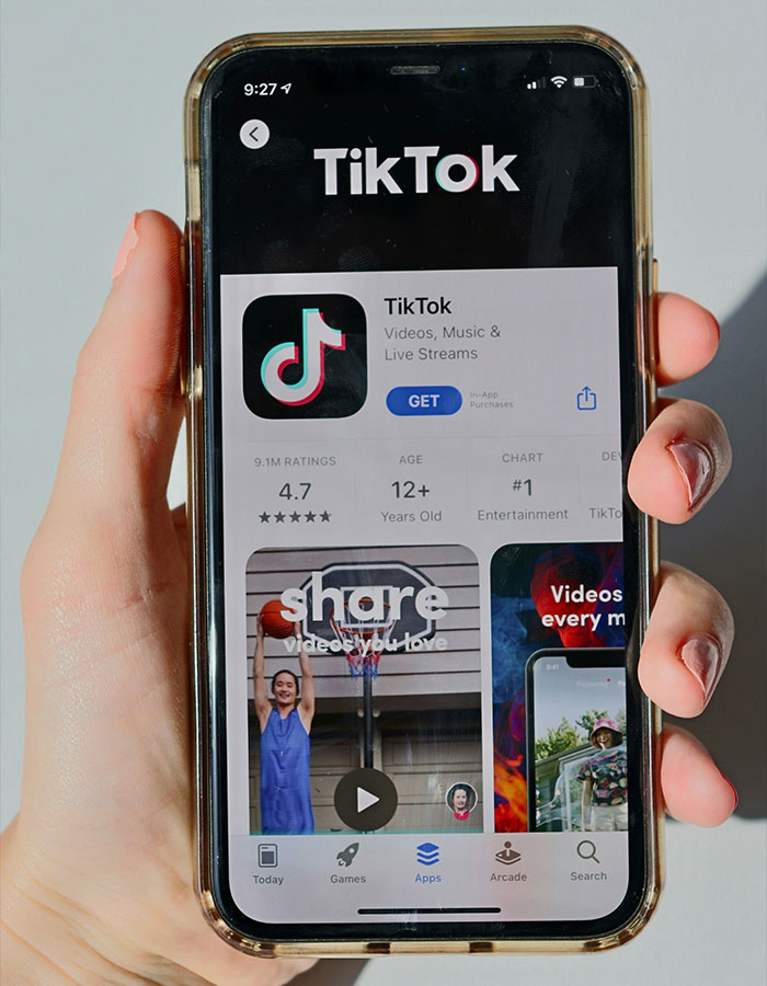 "Hasn’t Even Been A Day": People In Disbelief As TikTok Is Back Online "Hasn’t Even Been A Day": People In Disbelief As TikTok Is Back Online