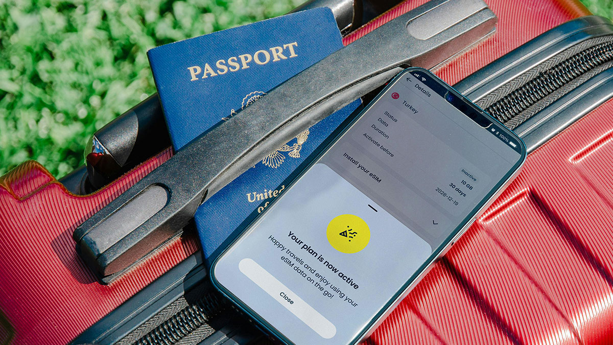 Guy Refuses To Cancel Japan Trip After GF Forgot Her Passport, She’s Upset He “Abandoned Her”