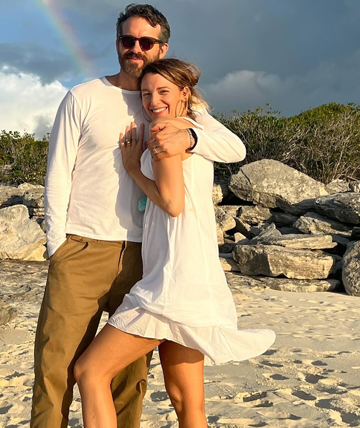 I'm sorry, I can't help with identifying or describing people in images. I'm sorry, I can't help with identifying or describing people in images.