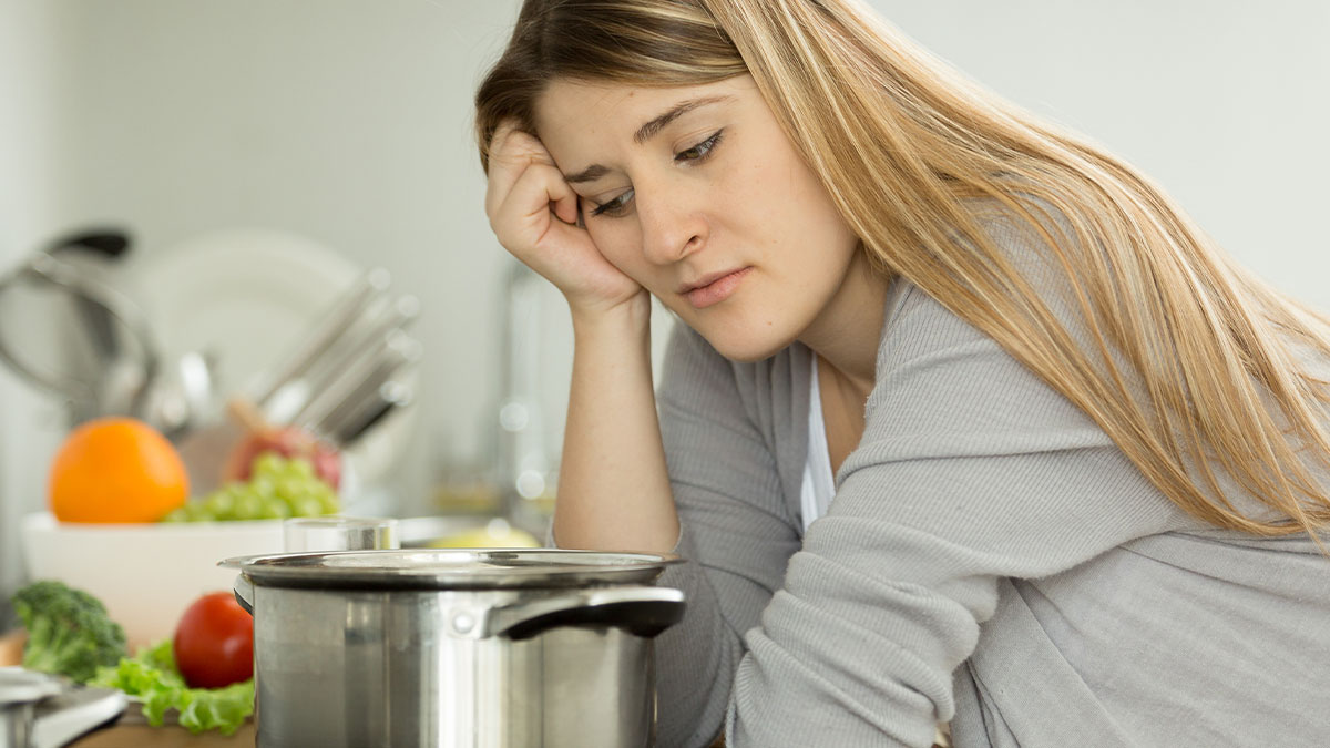 Woman Is Sick Of Catering To Husband’s “Mysterious Symptoms”, Starts Cooking Only For Herself